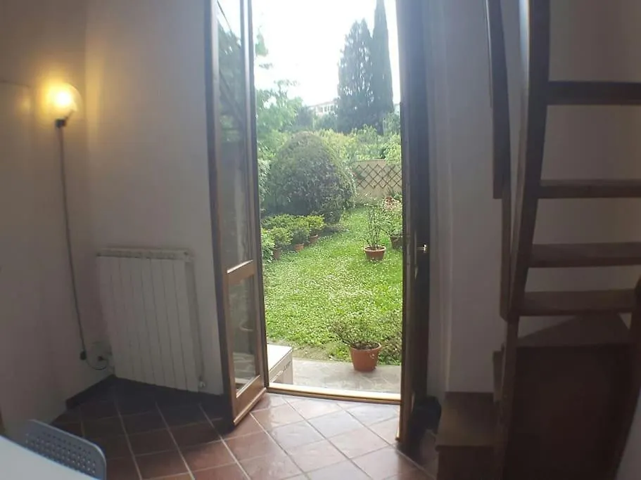 Loft Azalea Garden Wifi Air Conditioning Florence Apartment
